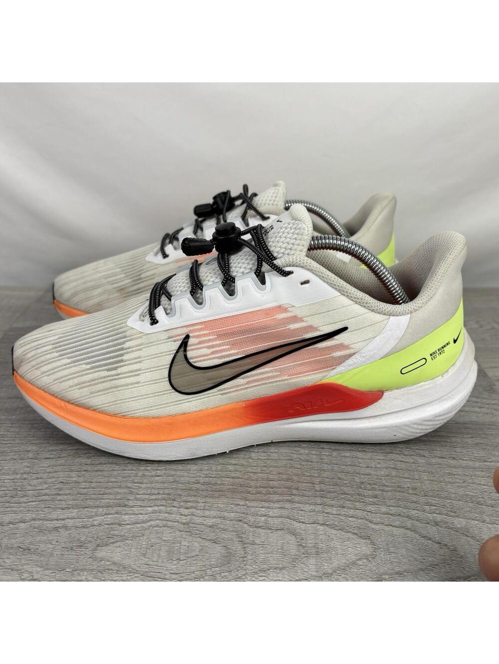 Size 10 - Nike Air Winflo 9 White Bright Crimson